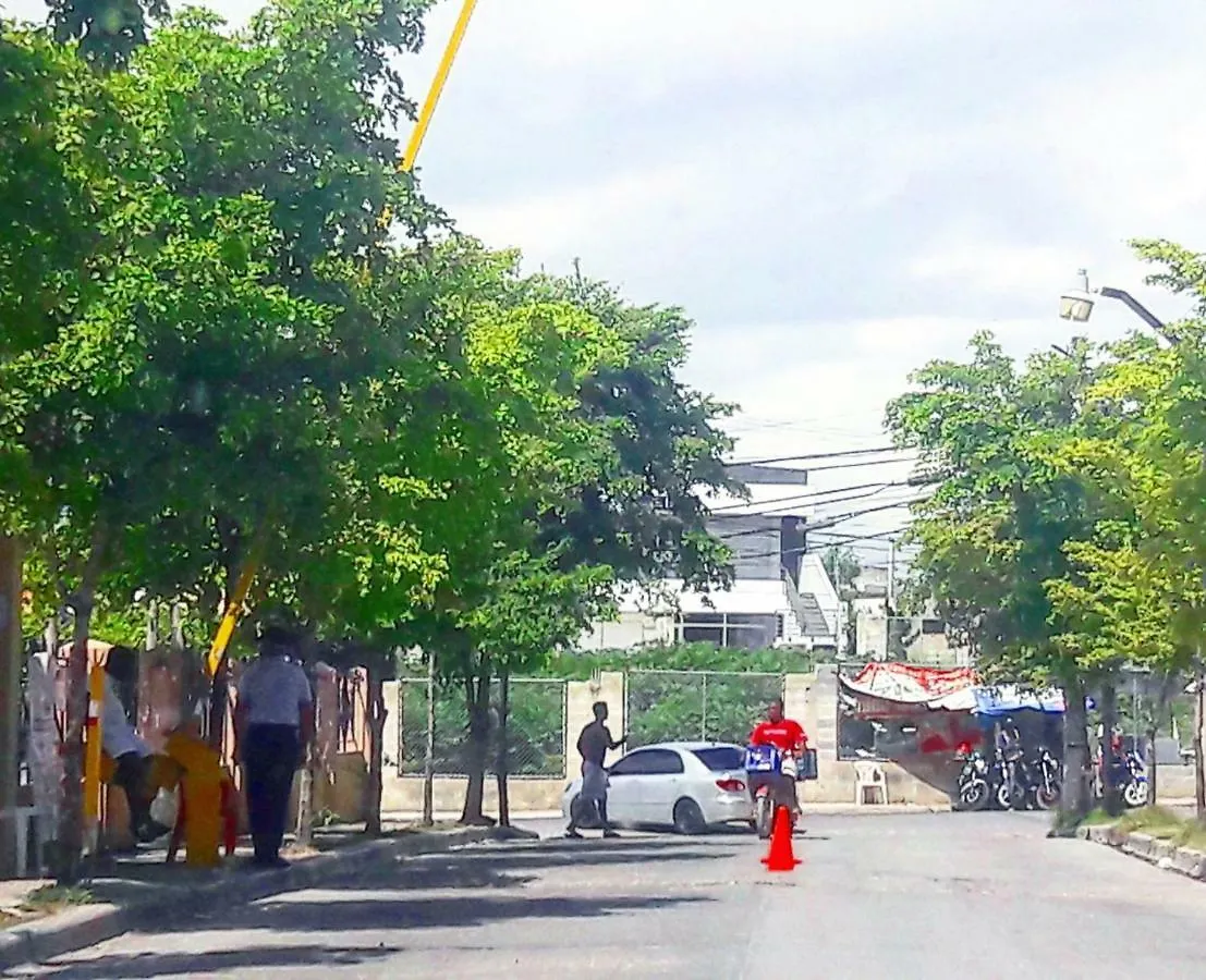 Res Carmen Renta III A 7 Min De La Embajada Americana Sdo Apartment Santo Domingo